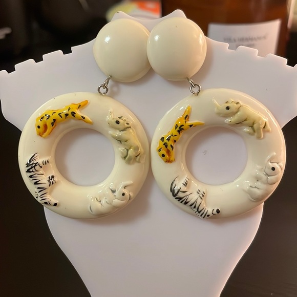 Vintage Jewelry - Vintage 80s Safari Earrings